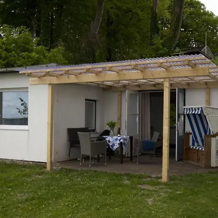 Fischerhaeuschen * Altenhof (Schleswig-Holstein)